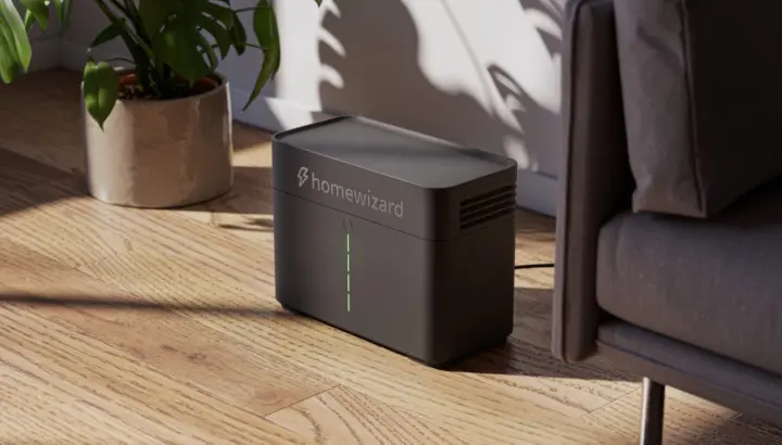 Thuisbatterij van HomeWizard met stekker