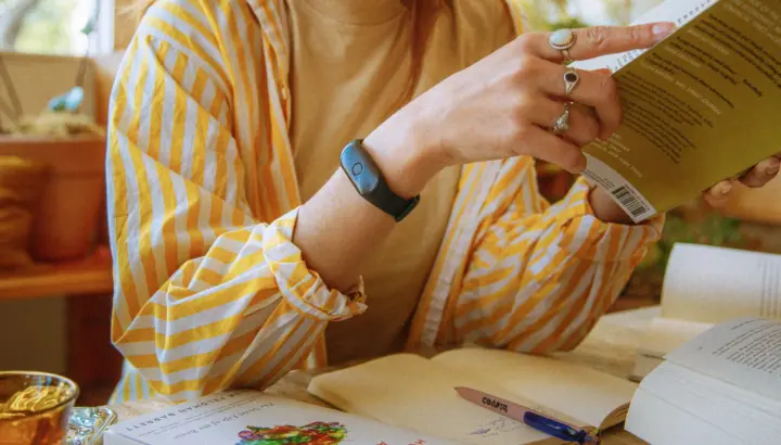 bee wearable