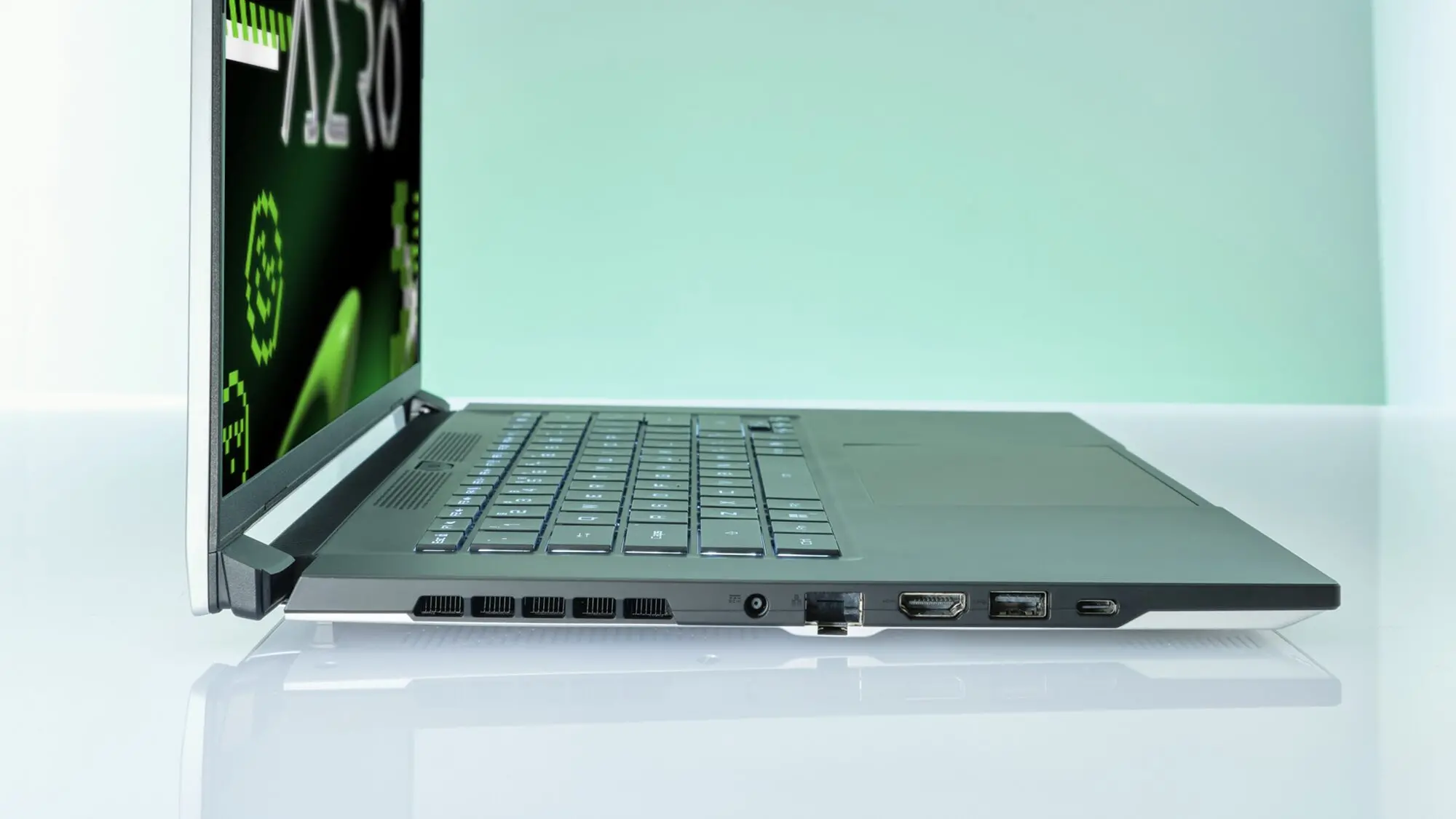 Gigabyte Aero X16 poorten