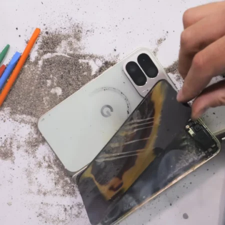 Google Pixel 10 Pro Fold marteltest