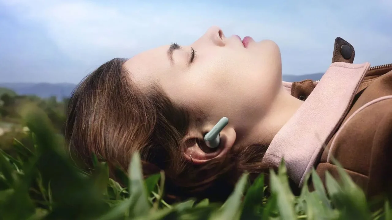 OnePlus Buds 4 in het groen