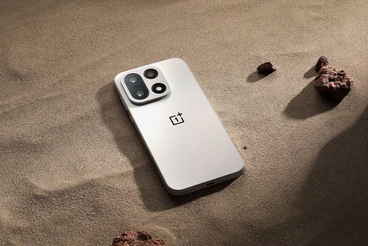 OnePlus 15 sand