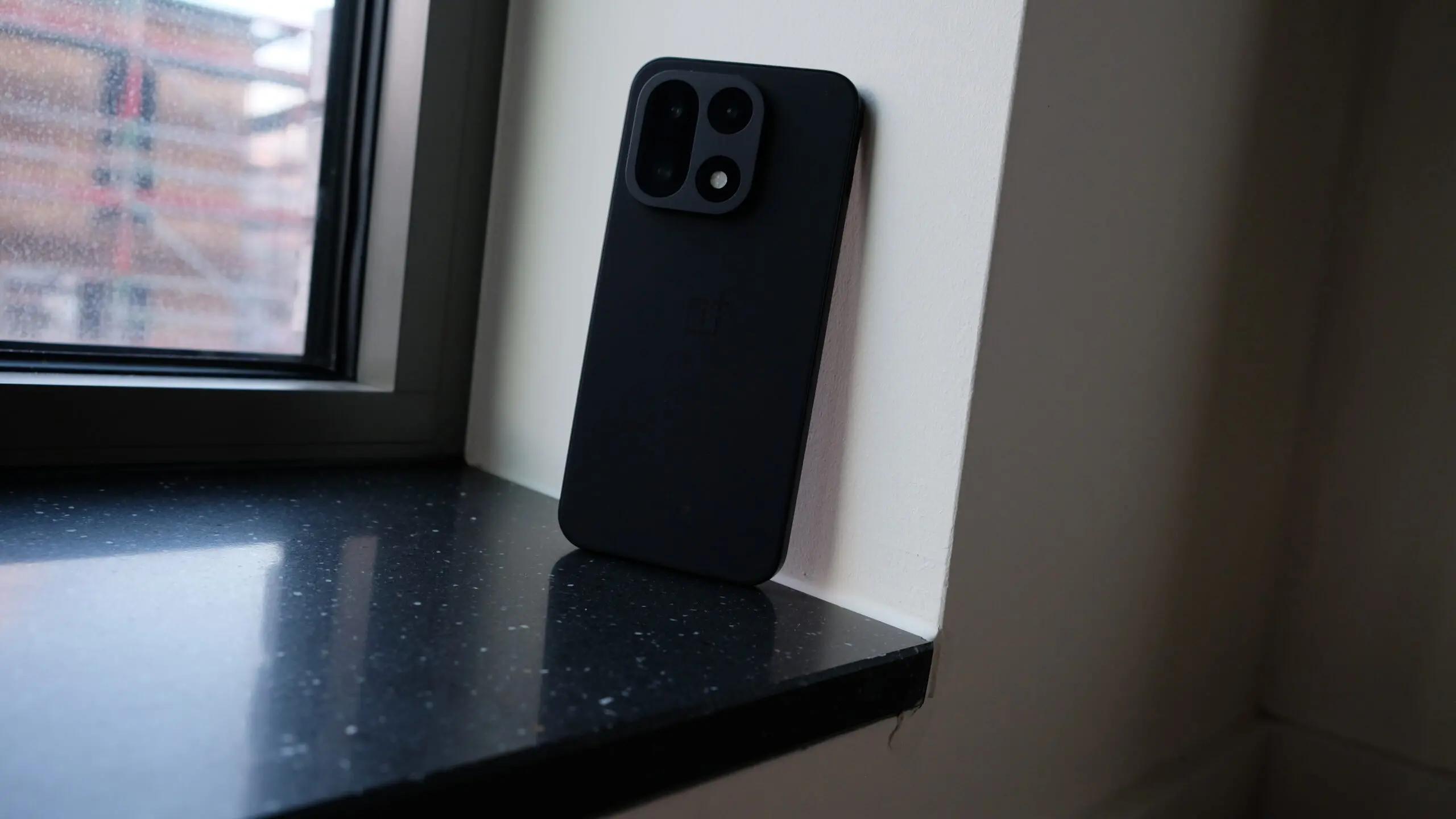 OnePlus 15 lifestyle