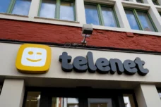 Telenet logo bij winkel