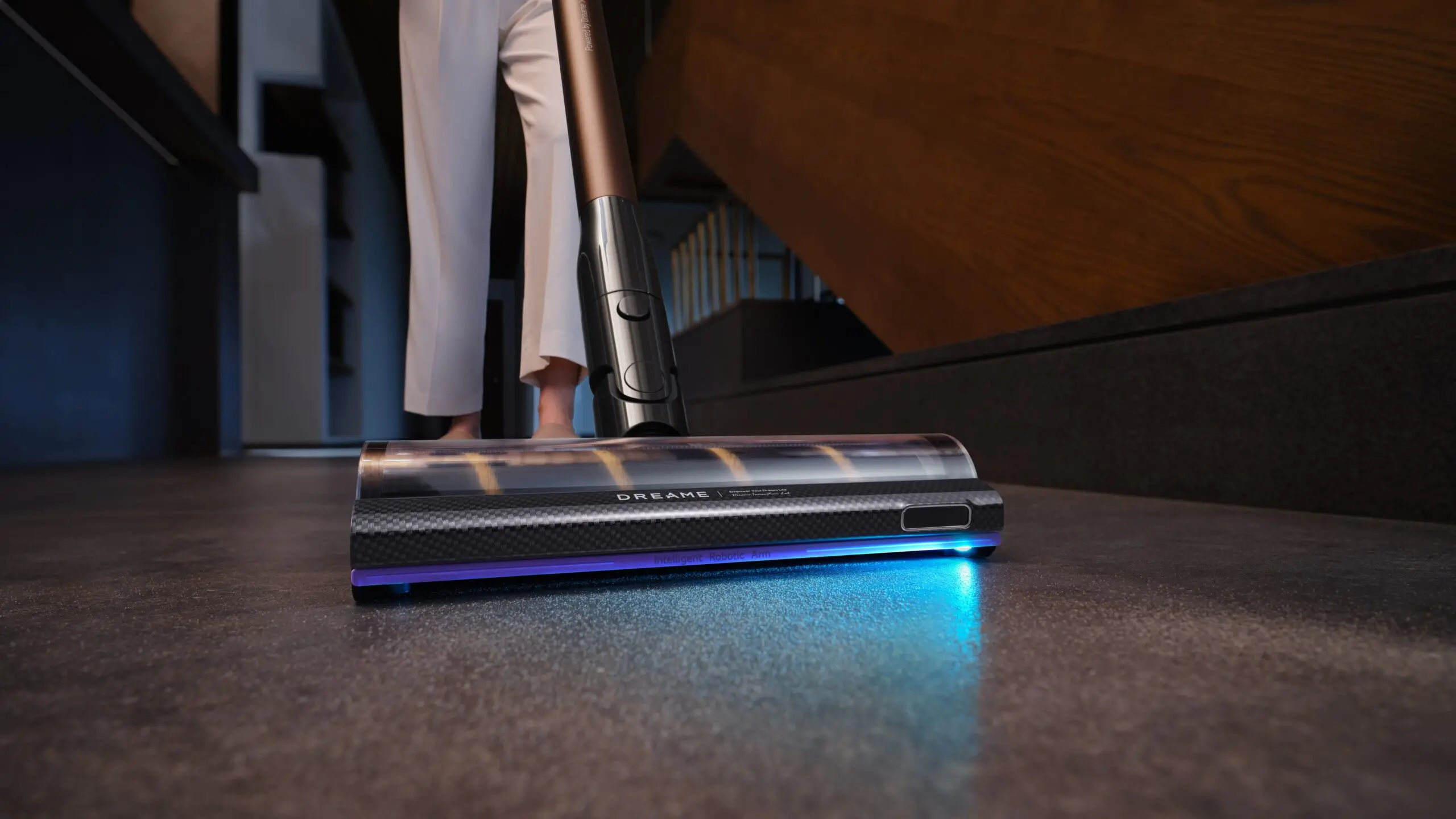 Dreame V30 robotarm op vloerzuigmond