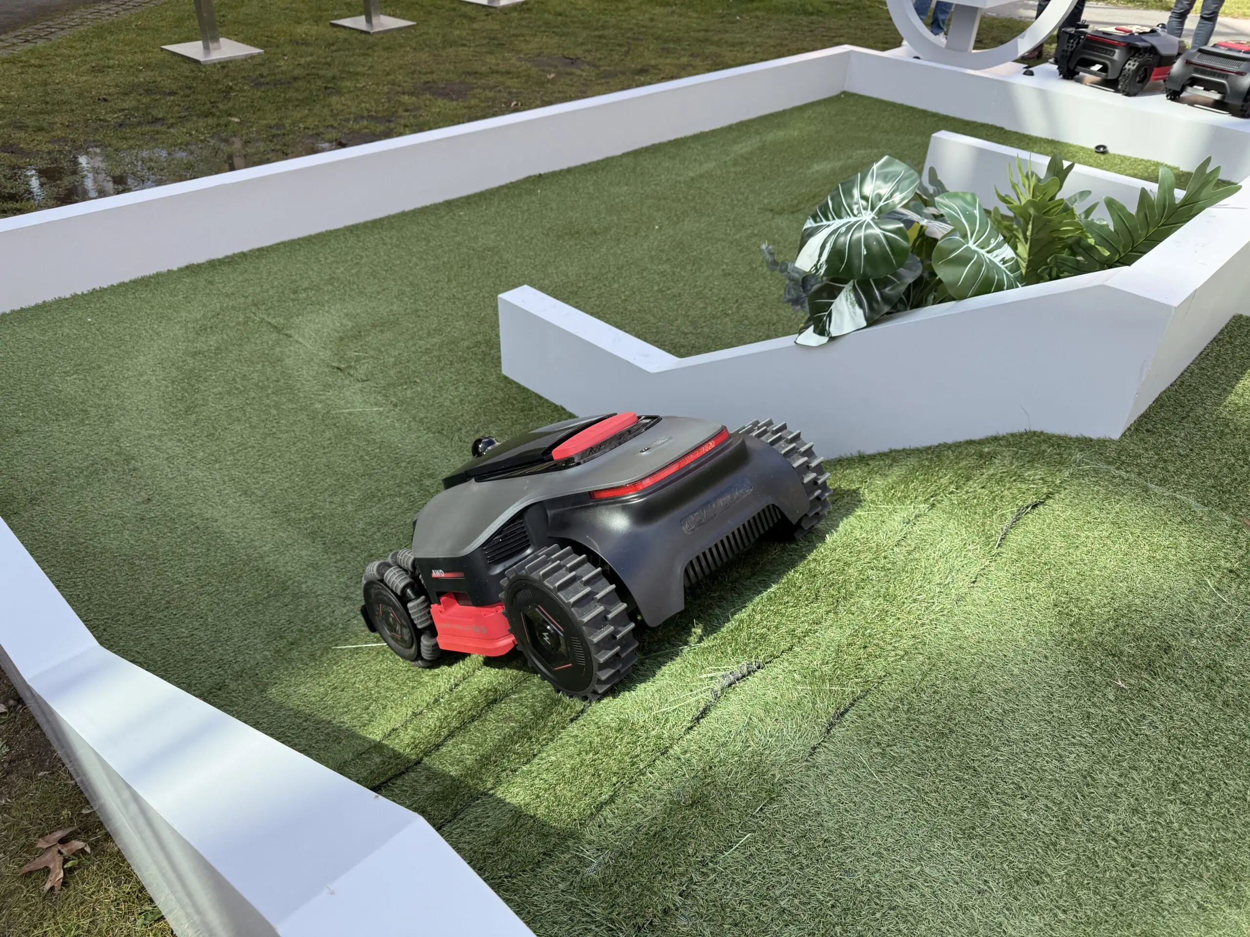 MOVA robotmaaier