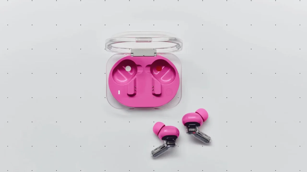 Nothing Ear (3a) in het roze